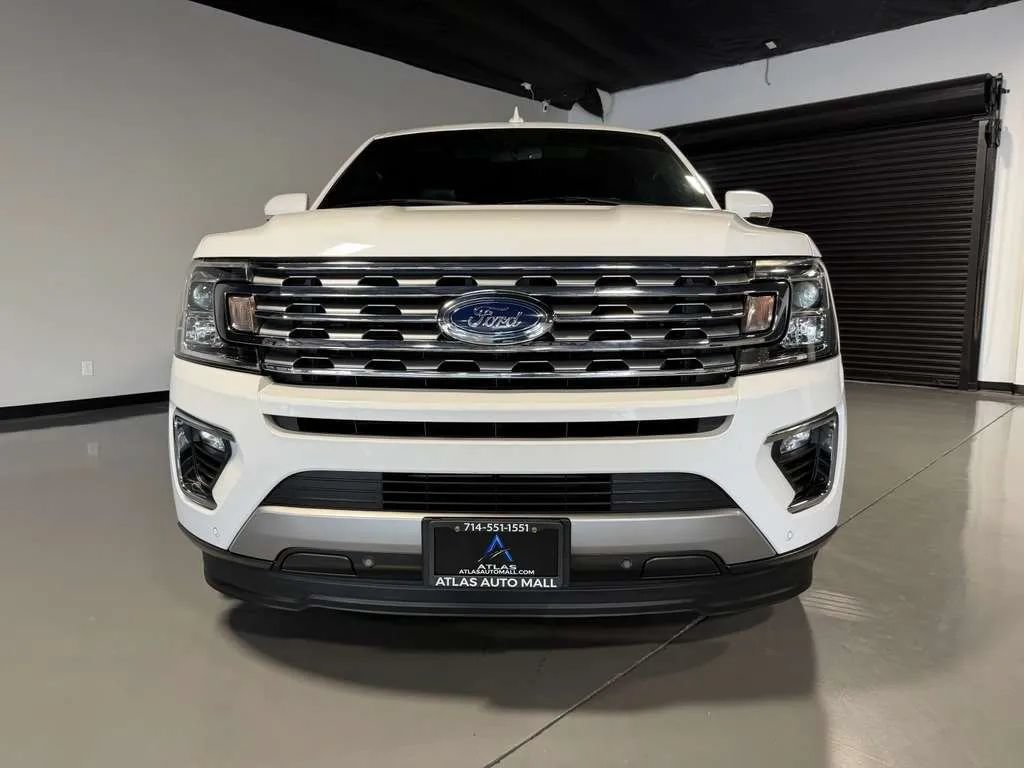 Used 2019 Ford Expedition Limited RWD image 2