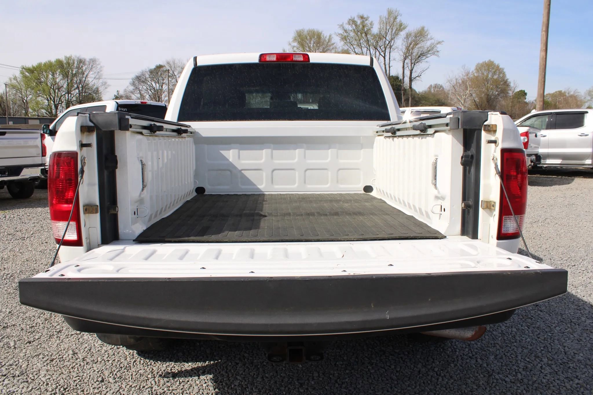 Used 2017 RAM 1500 SLT w/ Protection Group AWD/4WD image 10