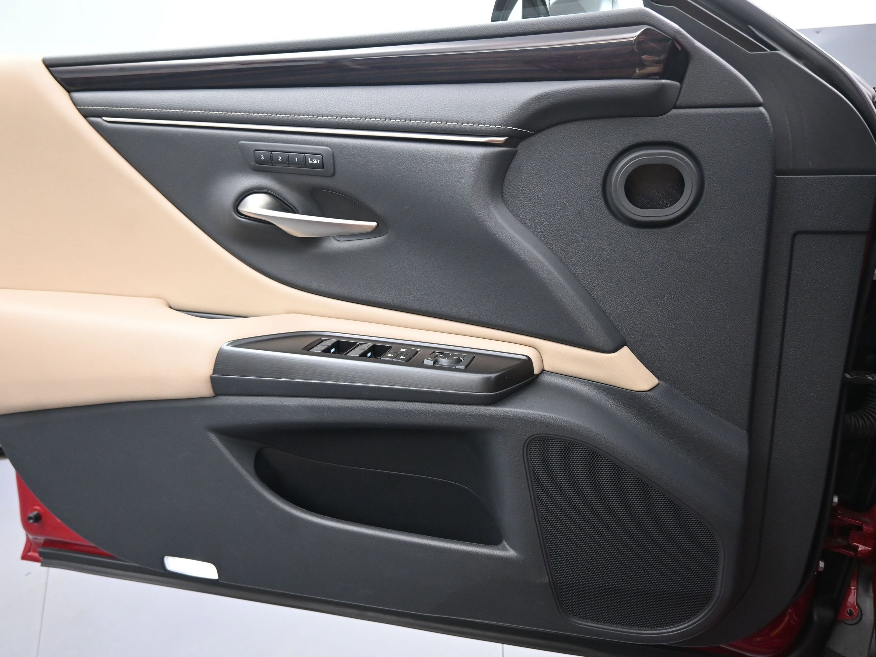 Used 2019 Lexus ES 350 image 16