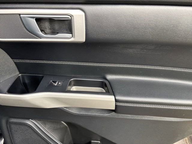 Used 2022 Ford Explorer XLT w/ Equipment Group 202A image 40