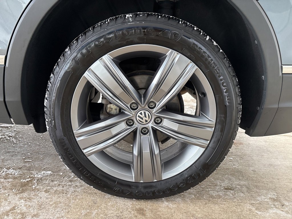 Used 2020 Volkswagen Tiguan SEL image 37