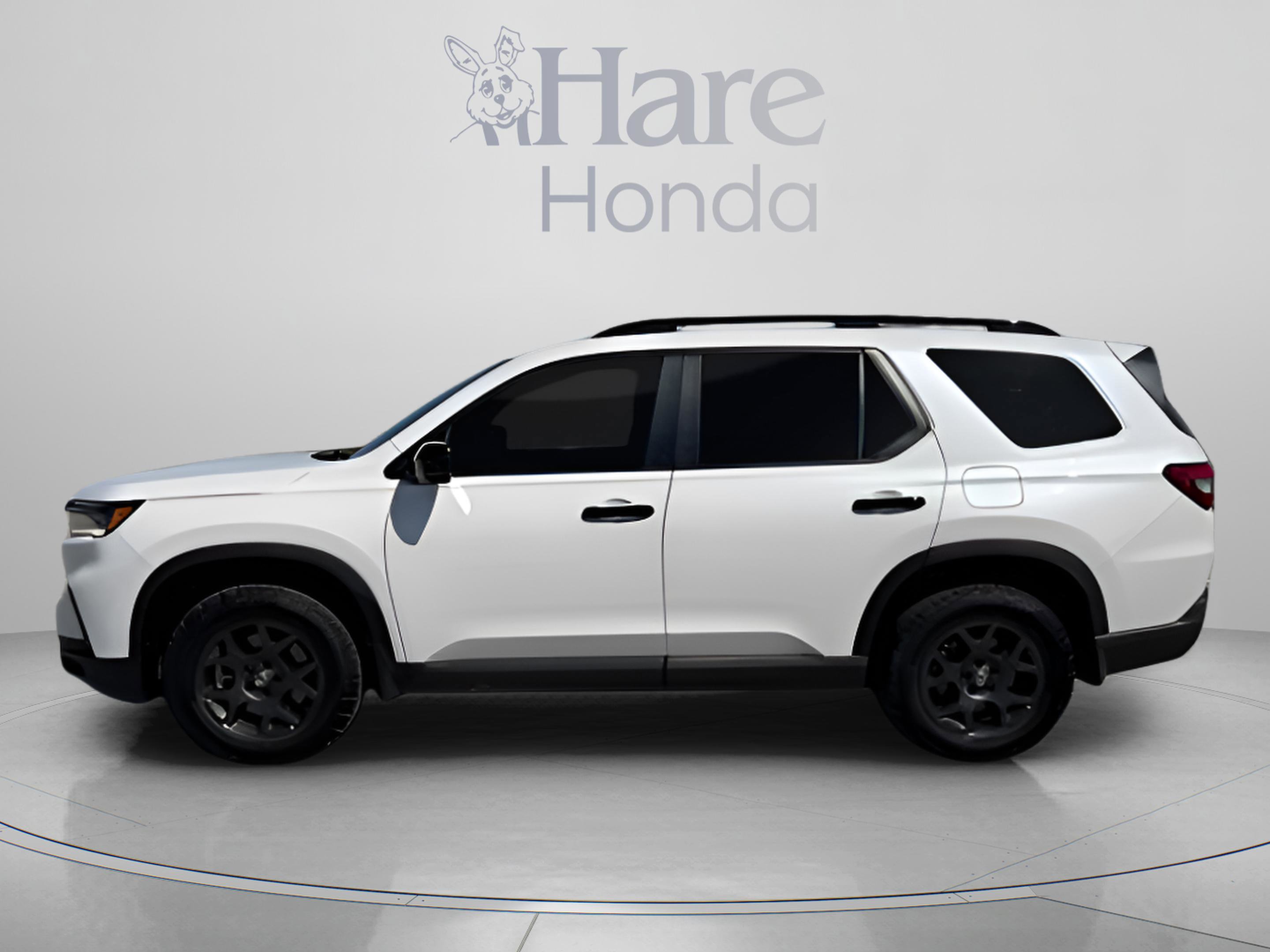 Certified 2024 Honda Pilot TrailSport image 2