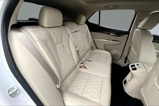 Used 2023 Buick Envision Avenir image 25