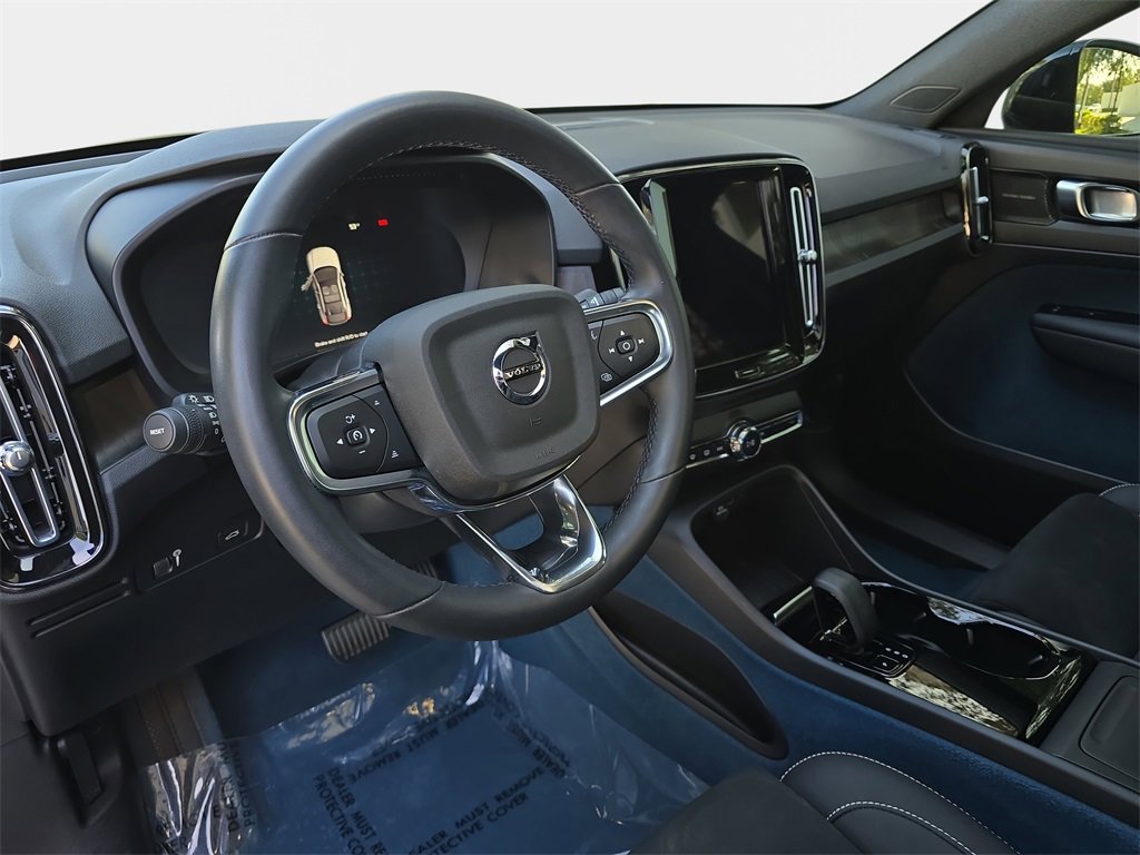 Used 2022 Volvo C40 P8 Recharge Ultimate image 16