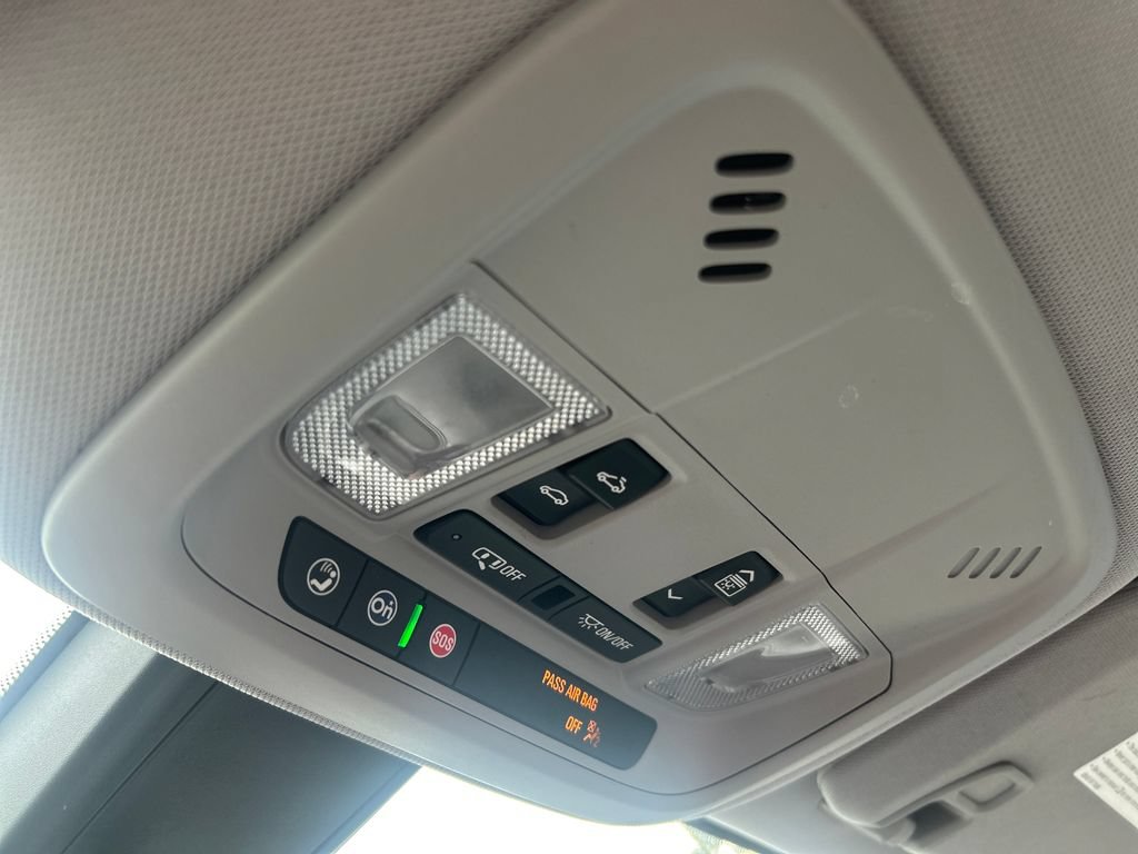 Used 2022 Chevrolet Malibu LT FWD image 41