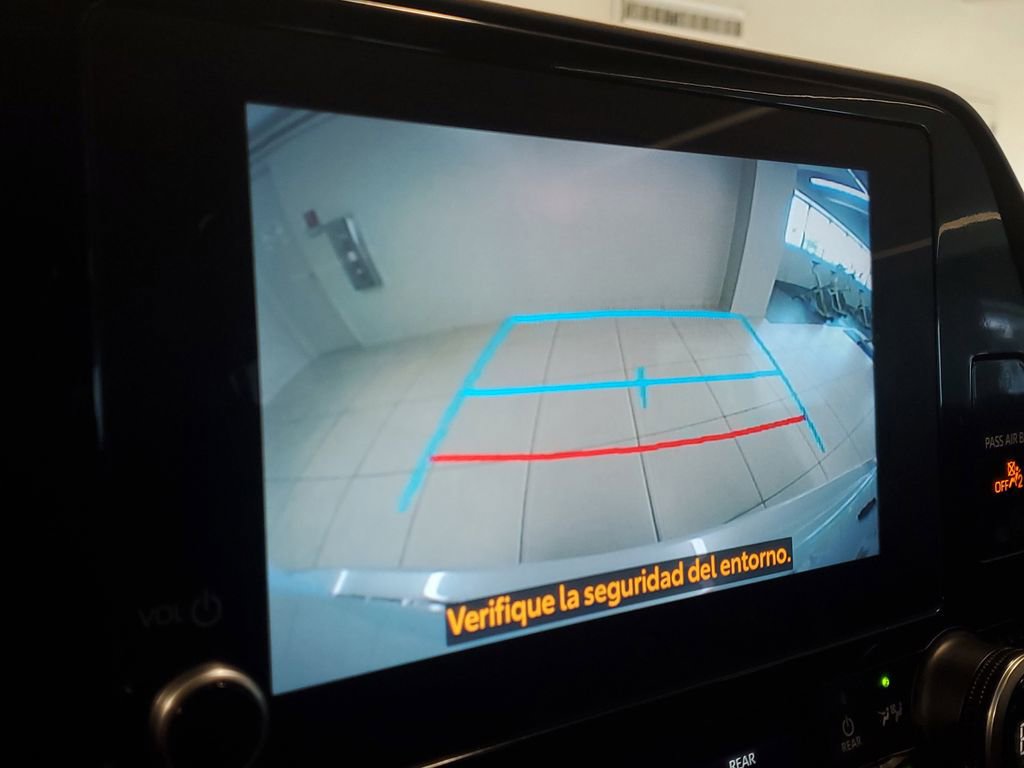 Used 2023 Toyota Highlander XLE image 29