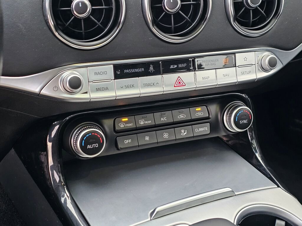 Used 2020 Kia Stinger GT2 image 27