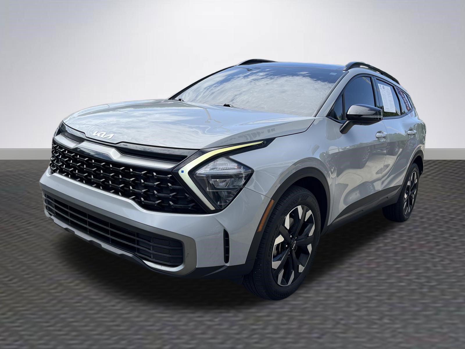 Used 2023 Kia Sportage X-Line w/ X-Line Premium Package AWD/4WD image 3