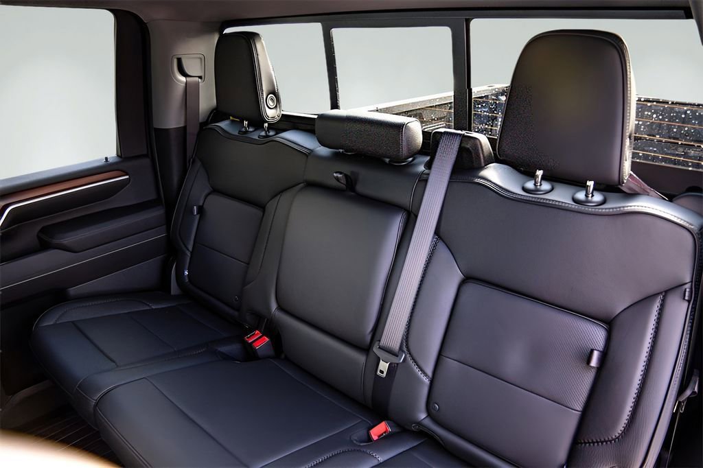 Used 2025 GMC Sierra 2500 Denali w/ Denali Reserve Package image 7