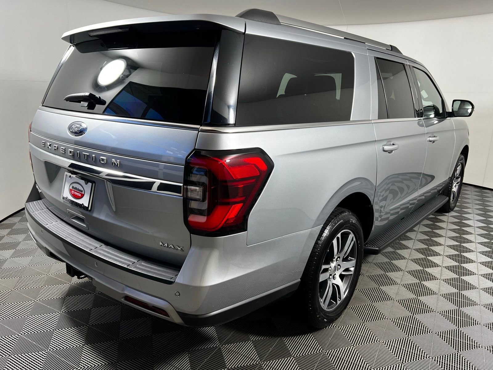 Used 2024 Ford Expedition Max Limited image 5