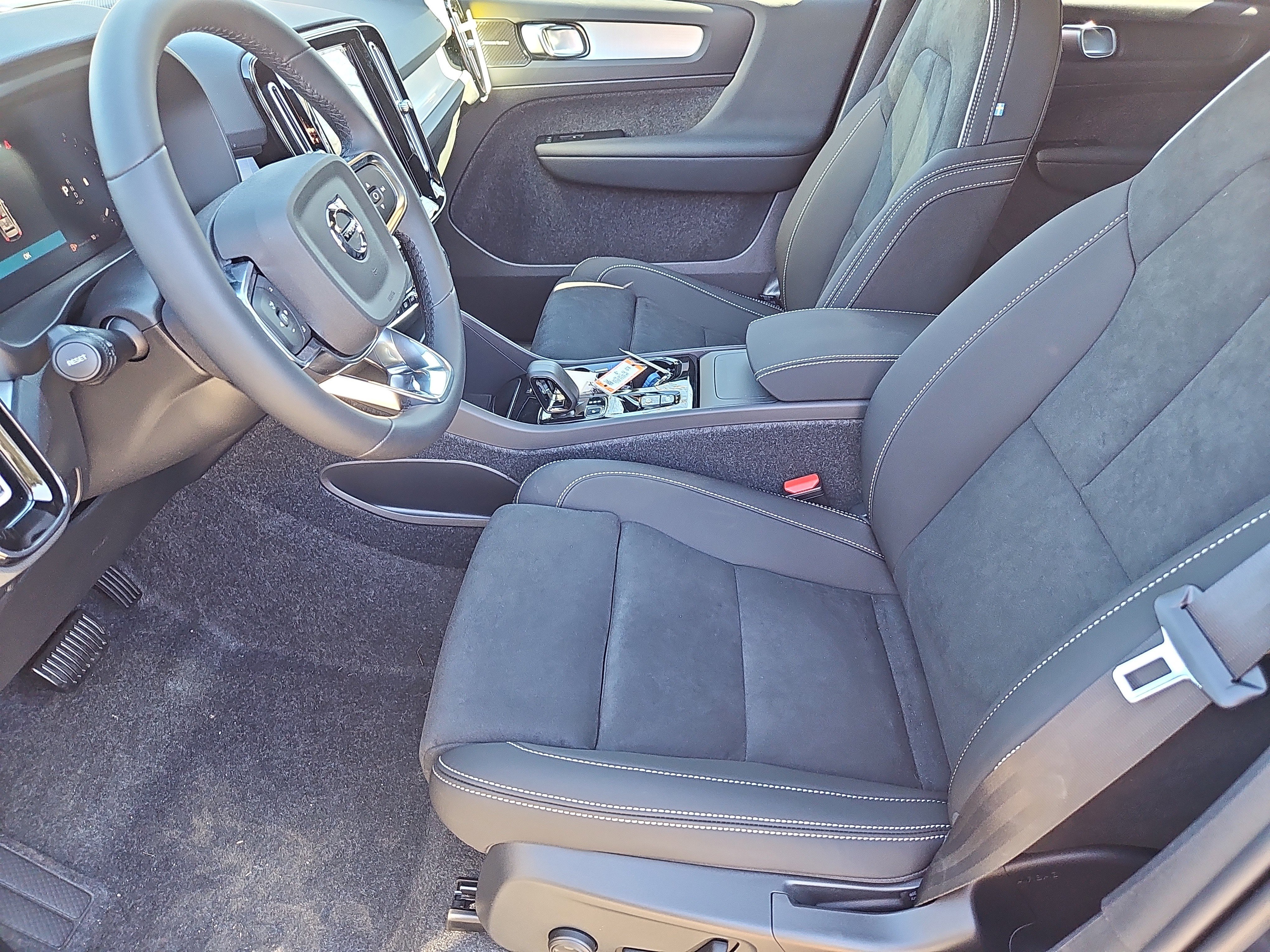 New 2026 Volvo XC40 B5 Ultra w/ Protection Package Premier AWD/4WD image 20