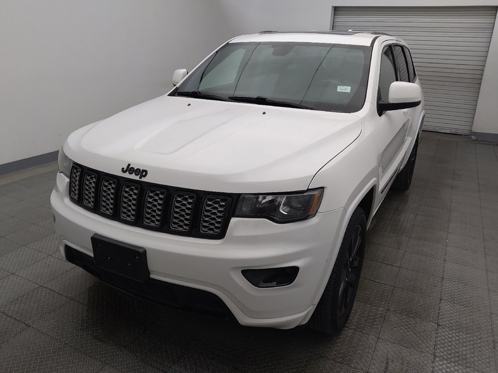 Used 2018 Jeep Grand Cherokee Altitude AWD/4WD image 15