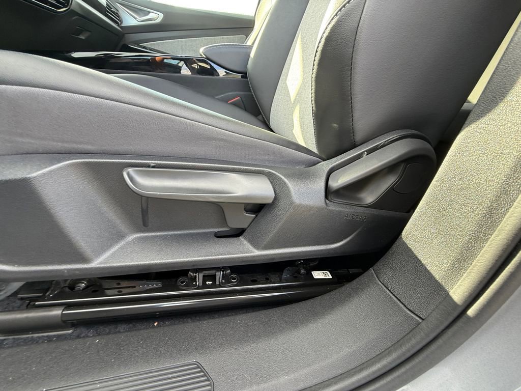 Used 2023 Volkswagen ID.4 Pro image 10
