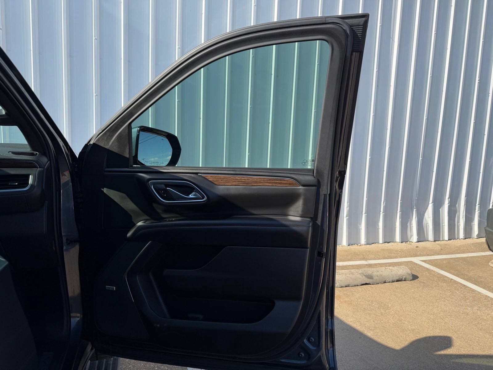 Used 2021 Chevrolet Tahoe High Country w/ Premium Package RWD image 20