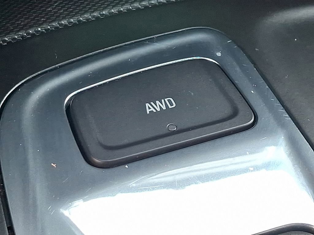 Used 2023 Chevrolet Equinox LT AWD/4WD image 25
