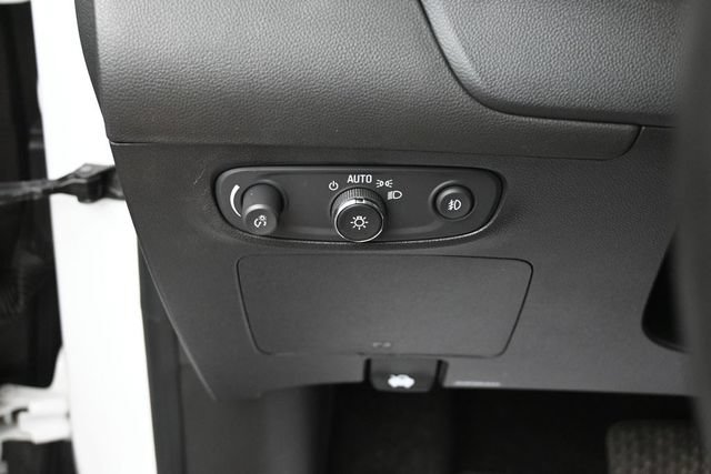 Used 2021 Buick Encore GX Essence w/ Experience Buick Package FWD image 29