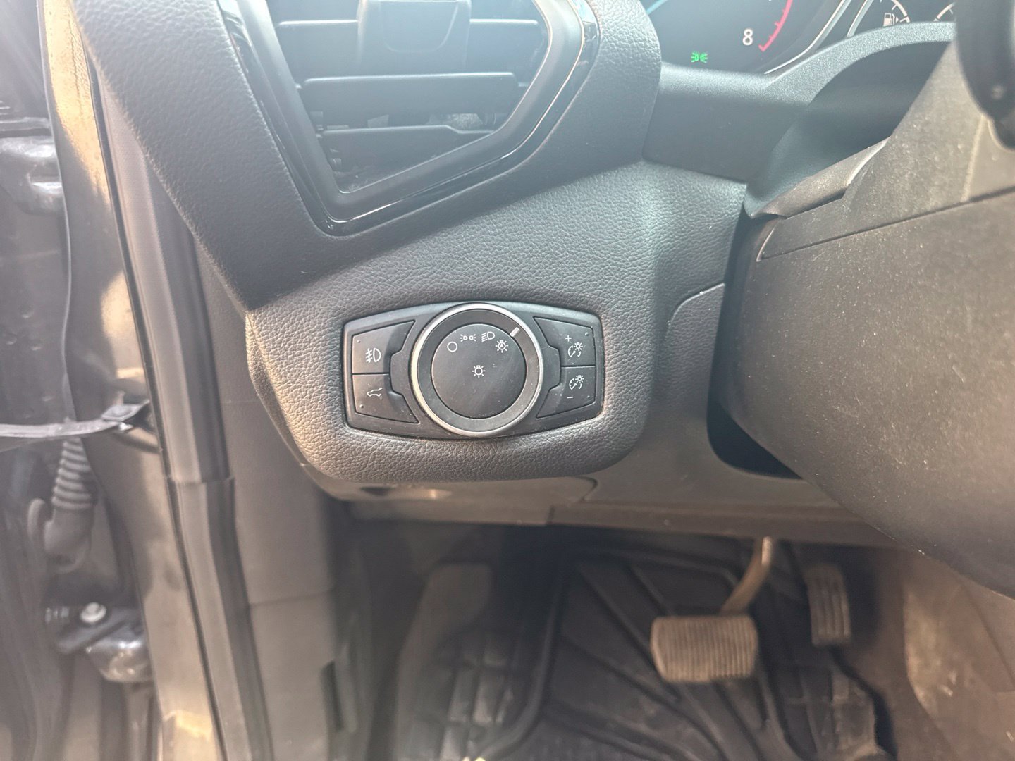 Used 2019 Ford Escape Titanium AWD/4WD image 20