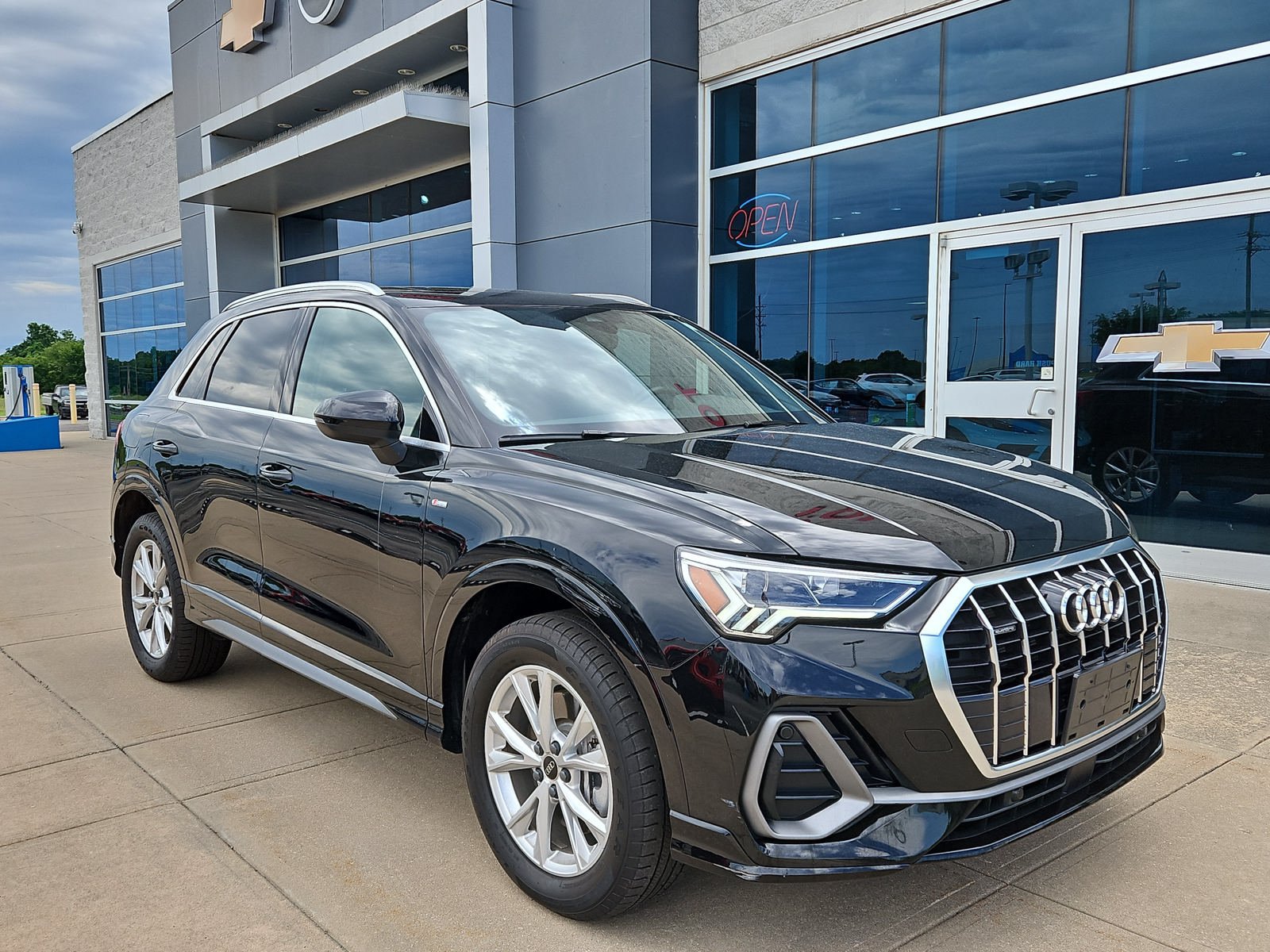 Used 2025 Audi Q3 2.0T Premium