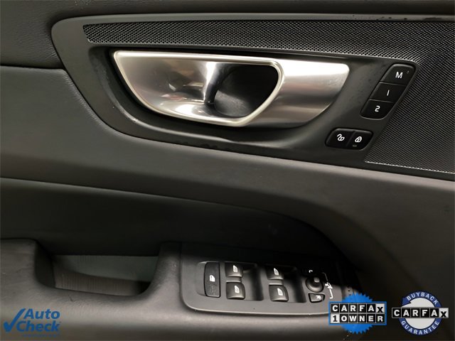Used 2025 Volvo XC60 B5 Core image 24