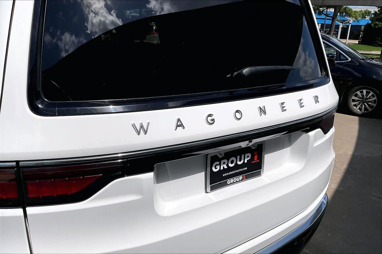 Used 2025 Jeep Wagoneer L Series II w/ 8-pass Seating Package AWD/4WD image 29