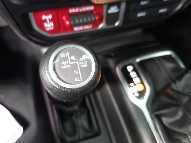 Used 2024 Jeep Wrangler Unlimited AWD/4WD image 21