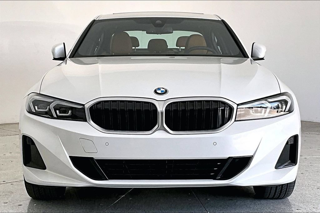 Used 2025 BMW 330i xDrive Sedan w/ Convenience Package AWD/4WD image 3