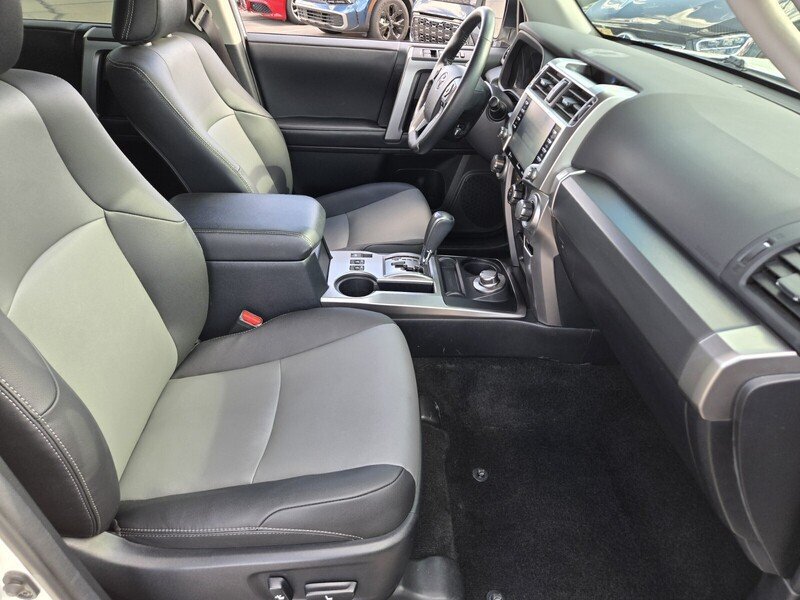 Used 2023 Toyota 4Runner SR5 Premium w/ Moonroof Package AWD/4WD image 17
