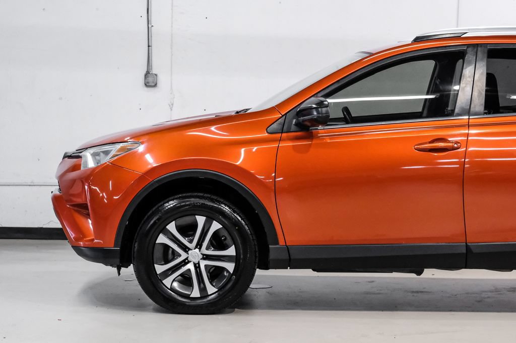 Used 2016 Toyota RAV4 LE FWD image 14