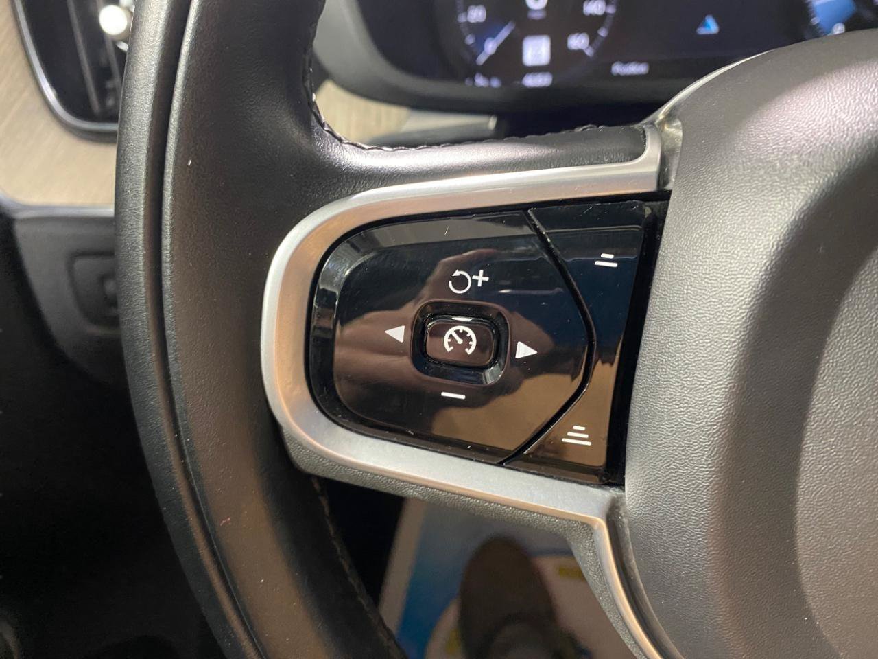 Used 2021 Volvo XC60 T5 Inscription AWD/4WD image 19