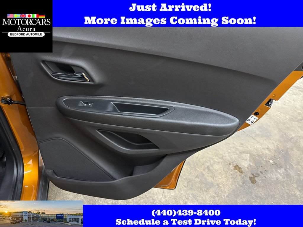 Used 2017 Chevrolet Trax LT w/ Sun & Sound Package FWD image 18