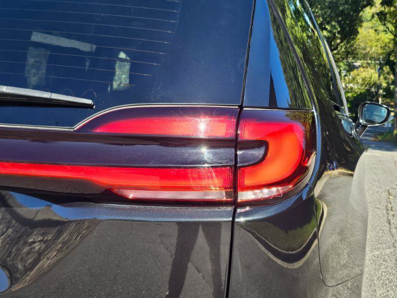 Used 2021 Chrysler Pacifica Touring-L FWD image 28