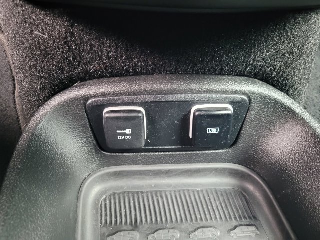 Used 2020 Chrysler Pacifica Touring-L w/ Advanced Safetytec Group FWD image 25