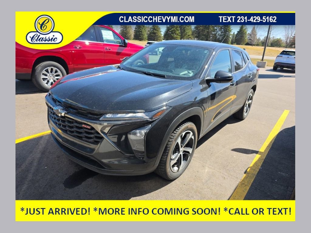 Used 2024 Chevrolet Trax RS w/ Sunroof Package FWD image 1