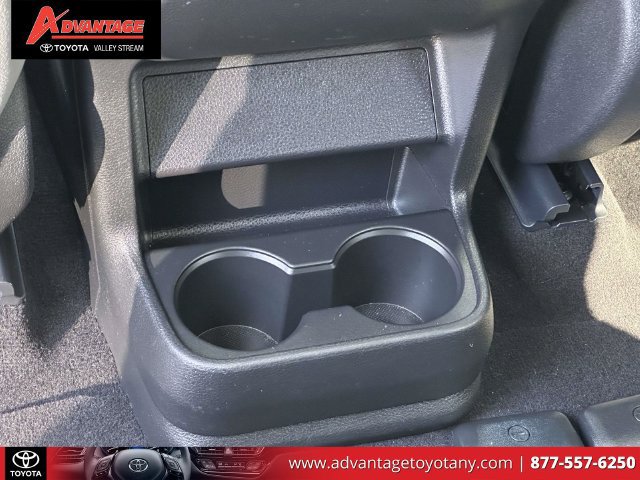Used 2025 Toyota Sienna XLE FWD image 15
