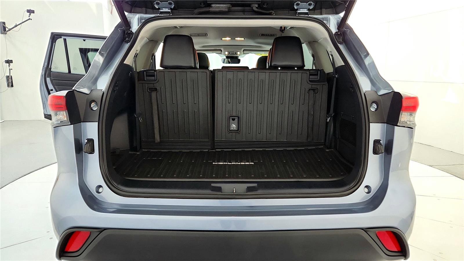 Certified 2021 Toyota Highlander XLE image 29