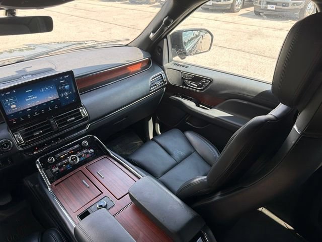 Used 2023 Lincoln Navigator L Reserve AWD/4WD image 19