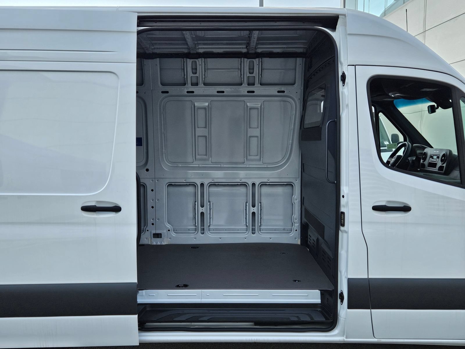 New 2025 Mercedes-Benz eSprinter 170 Cargo image 31