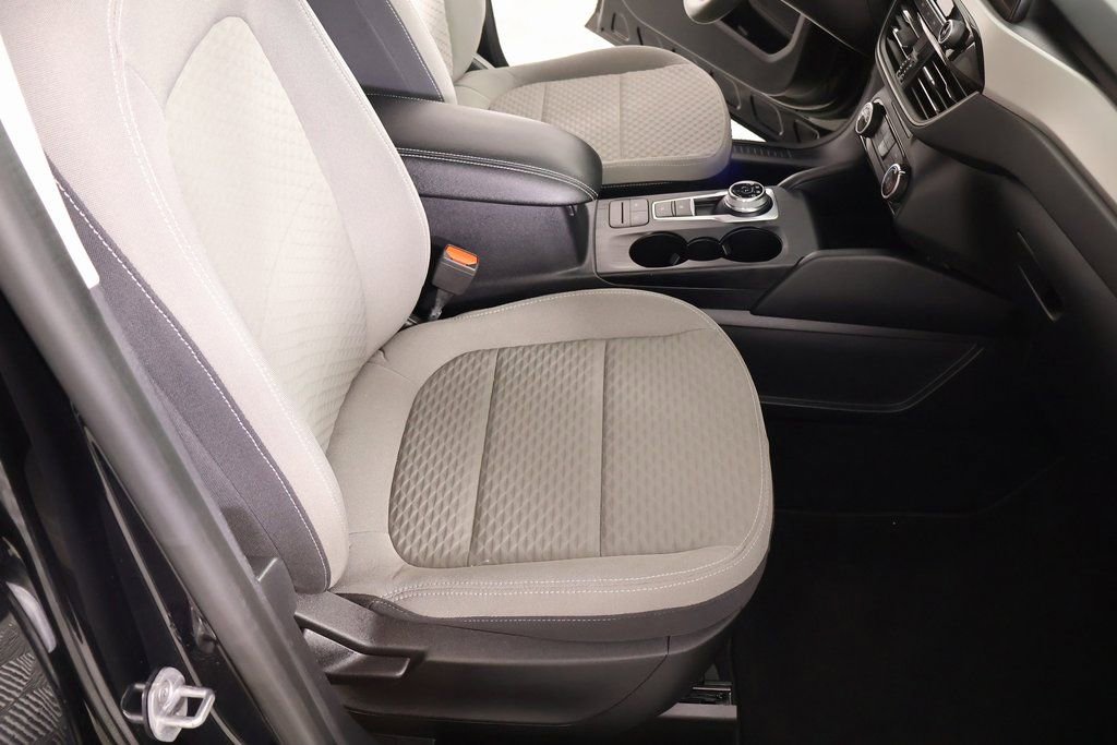 Used 2022 Ford Escape SE image 12