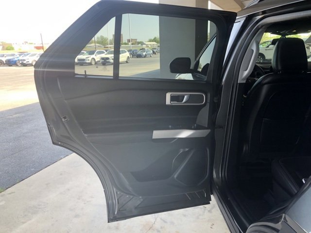 Used 2020 Ford Explorer XLT w/ Equipment Group 202A image 9