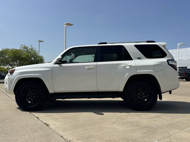 Used 2022 Toyota 4Runner SR5 Premium w/ Moonroof Package RWD image 2