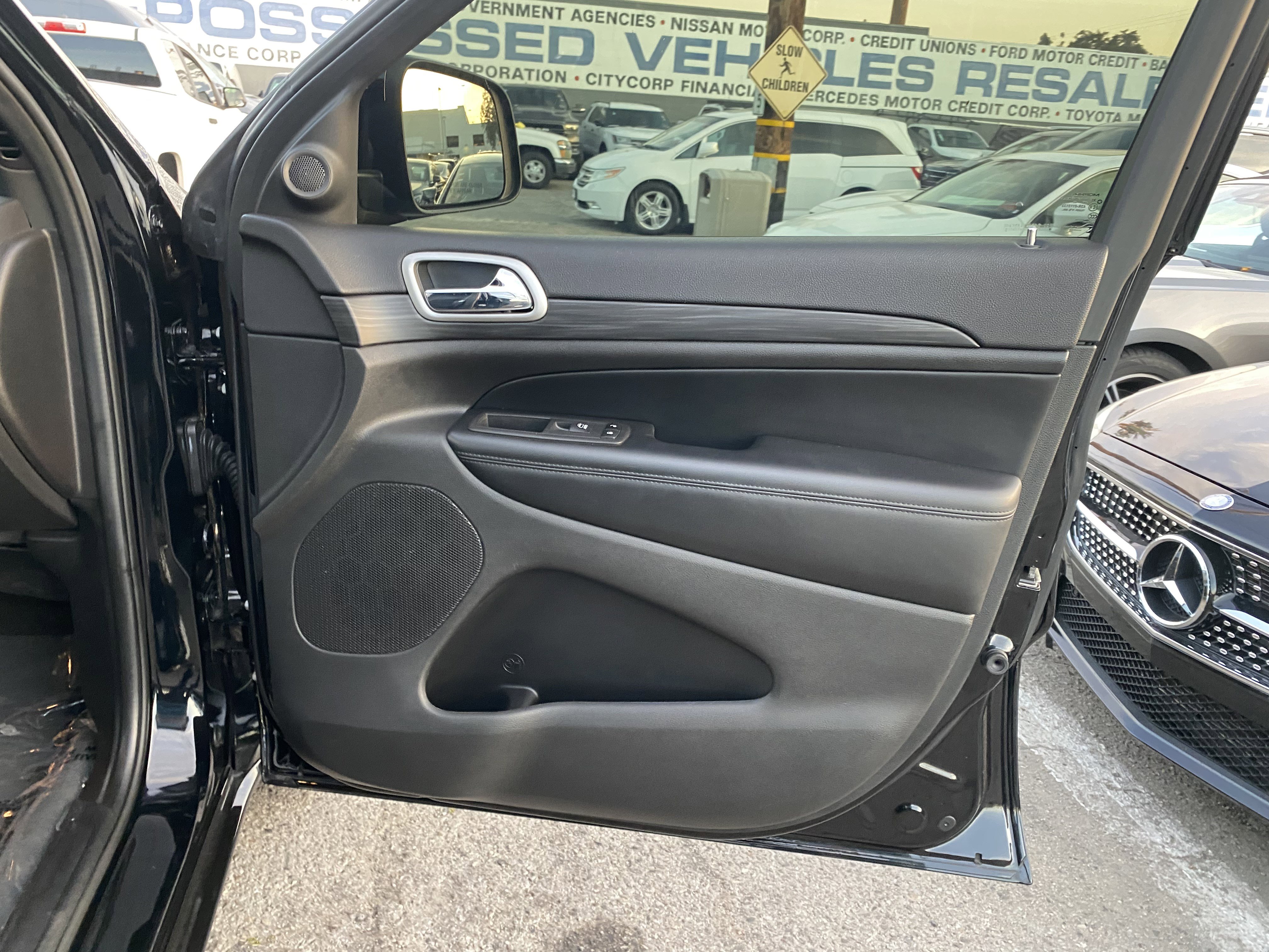 Used 2022 Jeep Grand Cherokee Laredo X image 22