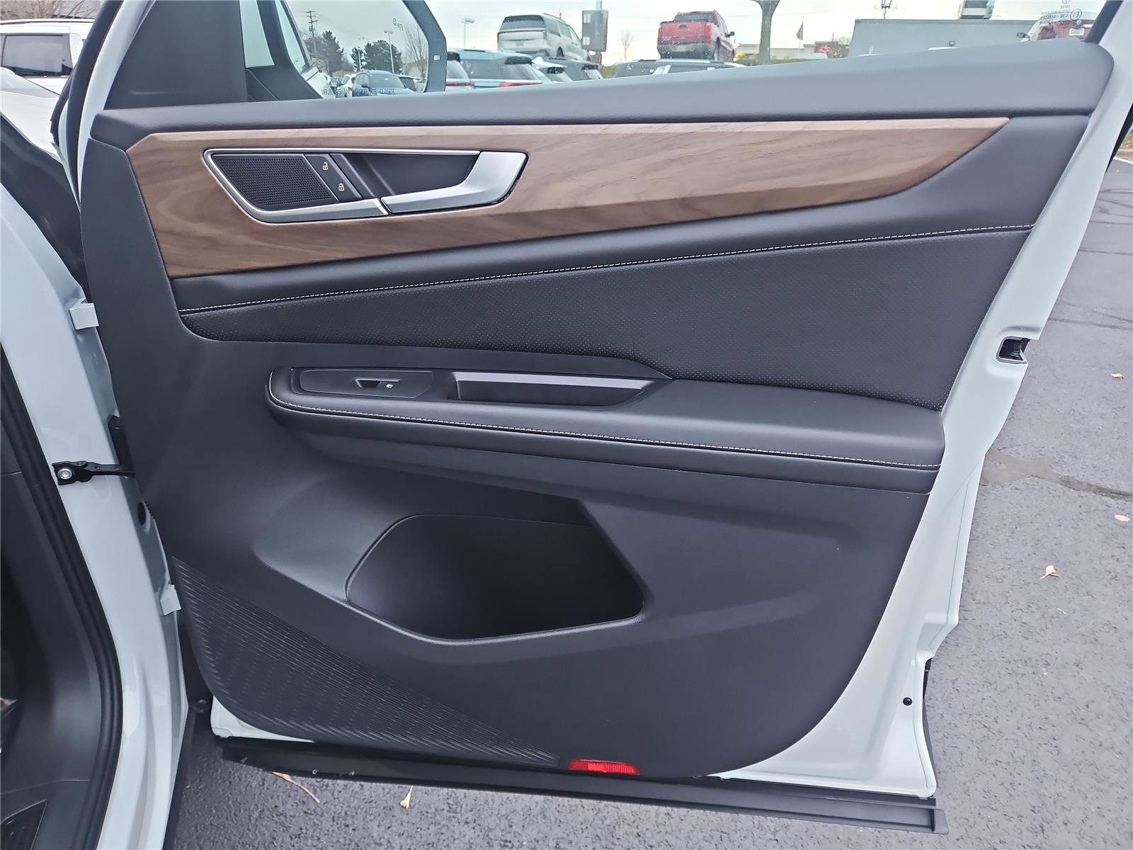 New 2026 Volkswagen Atlas SE image 26