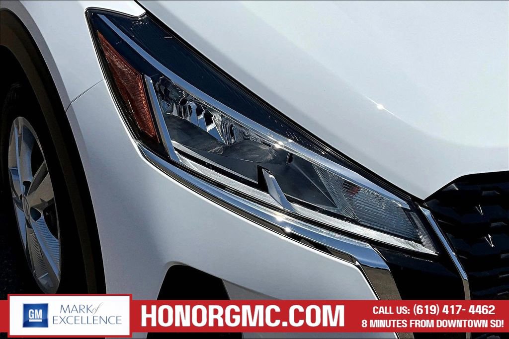 Used 2022 Nissan Kicks S FWD image 32