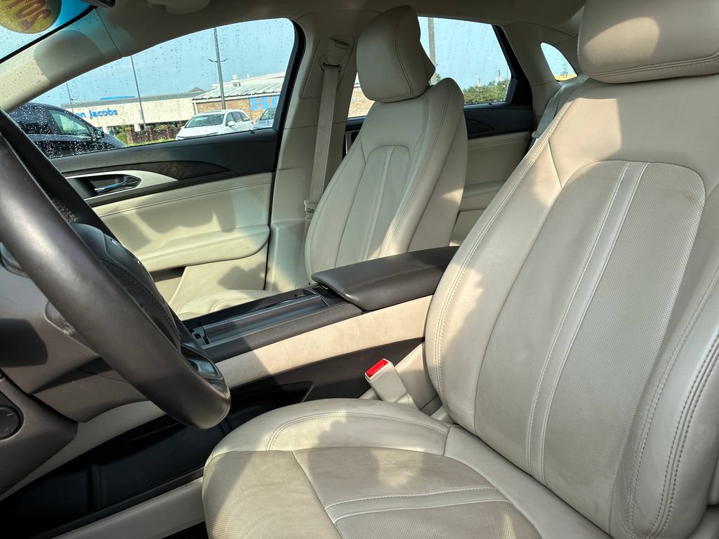Used 2018 Lincoln MKZ Reserve w/ Technology Package FWD image 12