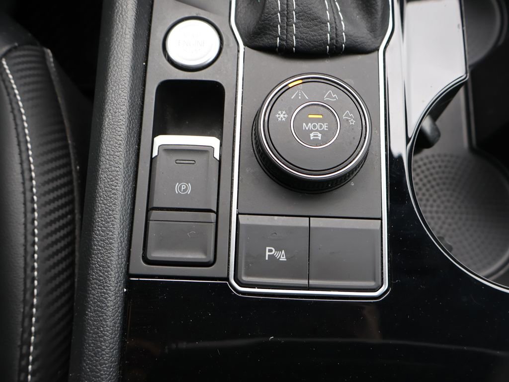 Certified 2022 Volkswagen Atlas Cross Sport SEL R-Line image 37