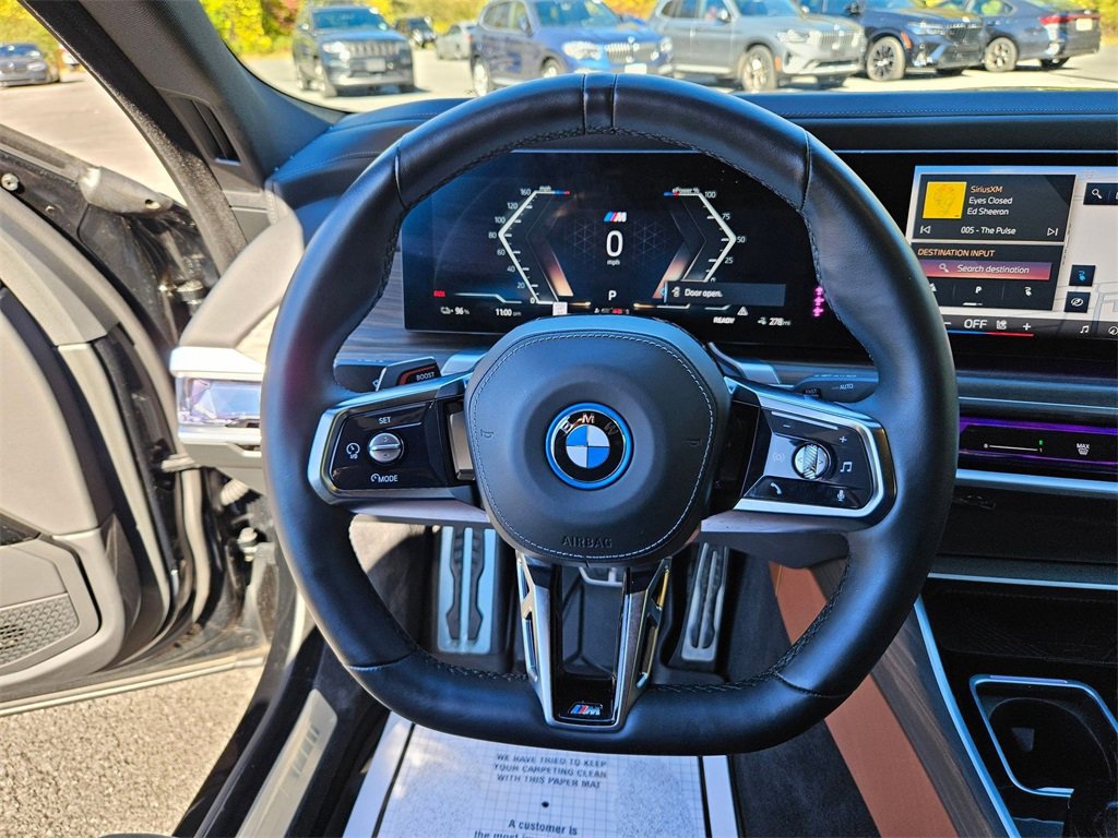 Used 2024 BMW i7 xDrive60 image 10