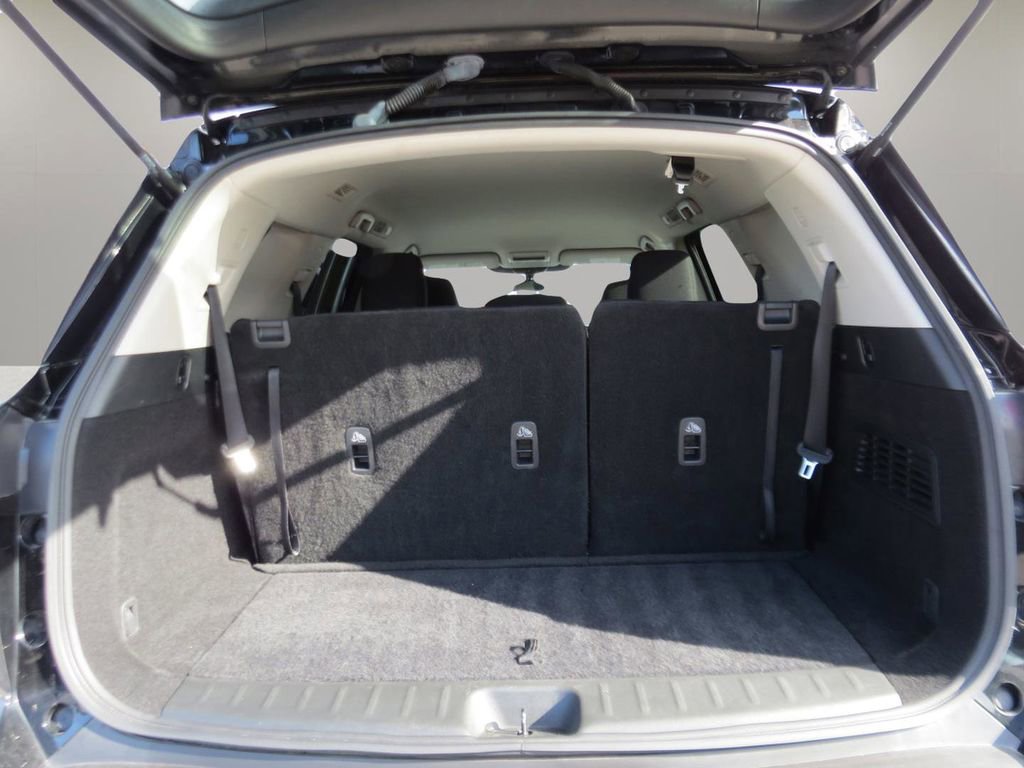 Used 2023 Nissan Pathfinder S image 13