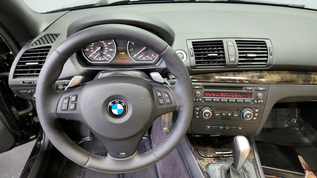 Used 2009 BMW 135i Convertible image 16