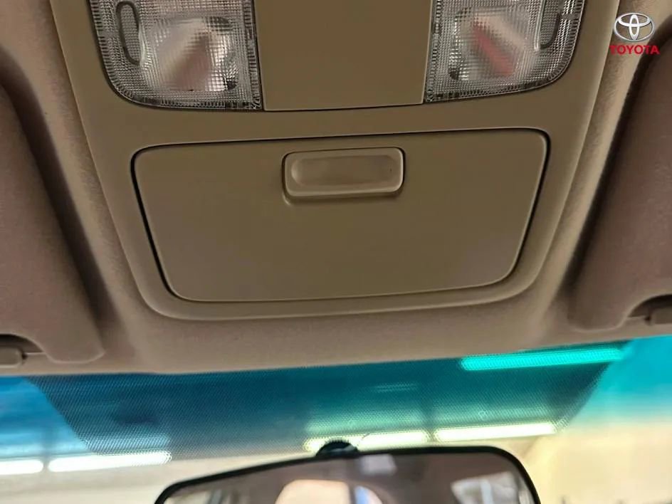 Used 2005 Toyota Camry LE image 14