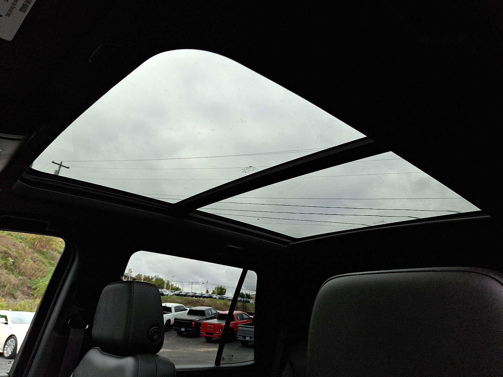 Used 2022 Chevrolet Tahoe Z71 w/ Luxury Package image 17